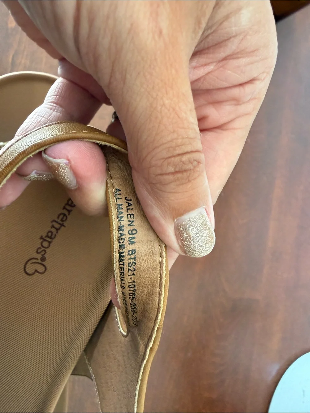 Women’s brand new without tags bare traps sandals